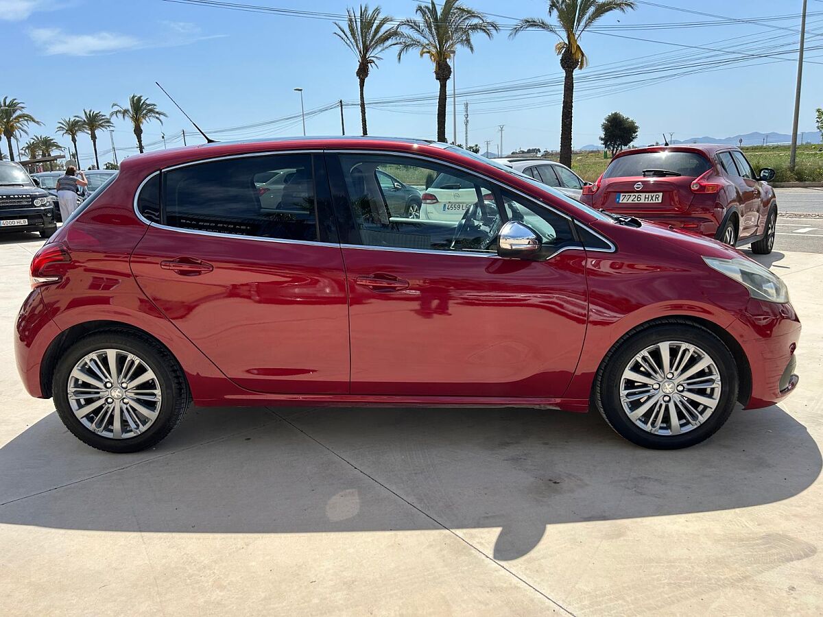PEUGEOT 208 ALLURE 1.2 E-THP AUTO SPANISH LHD IN SPAIN 82000 MILES SUPERB 2015